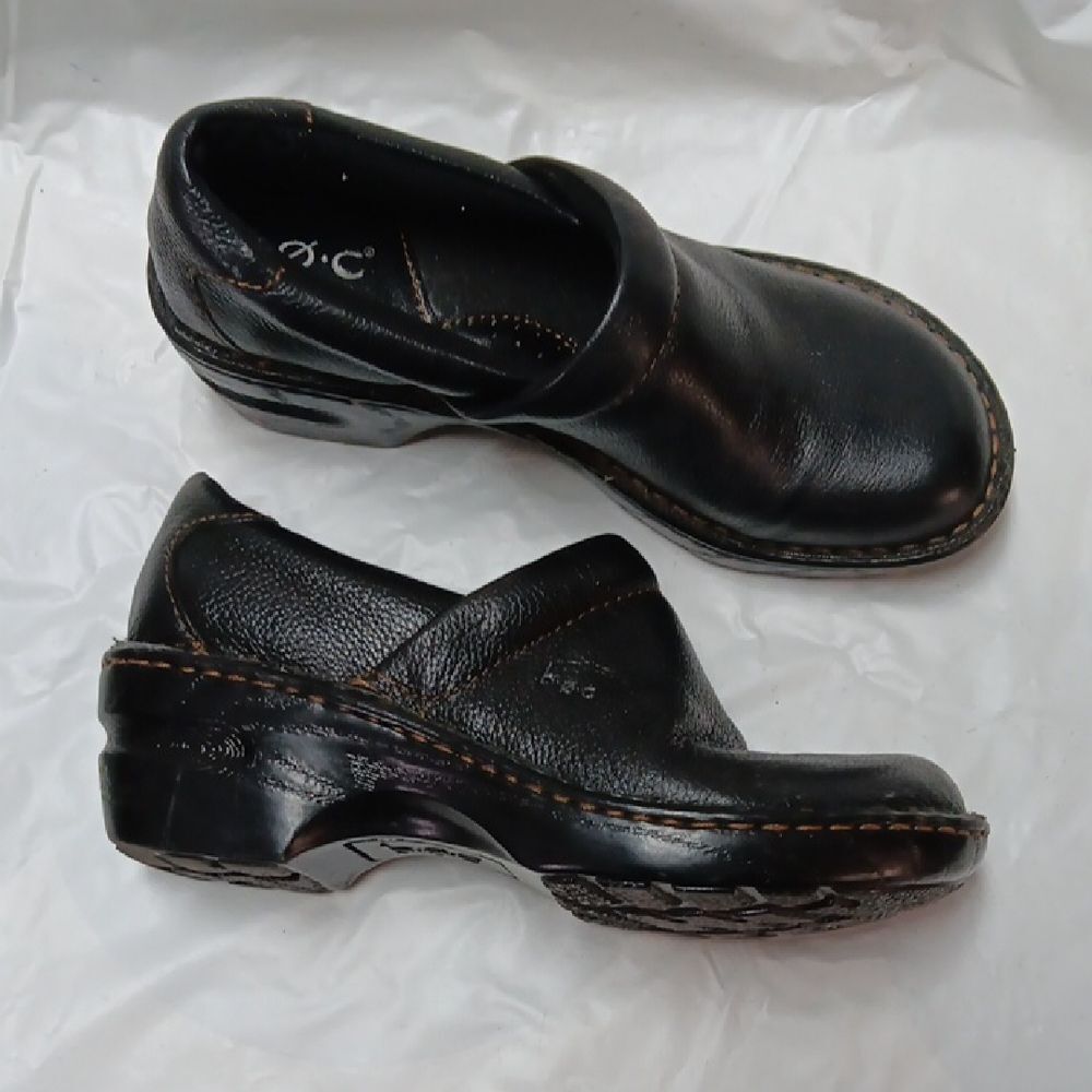 b.o.c Wome's Peggy Clog Black Leather Shoes Size 6